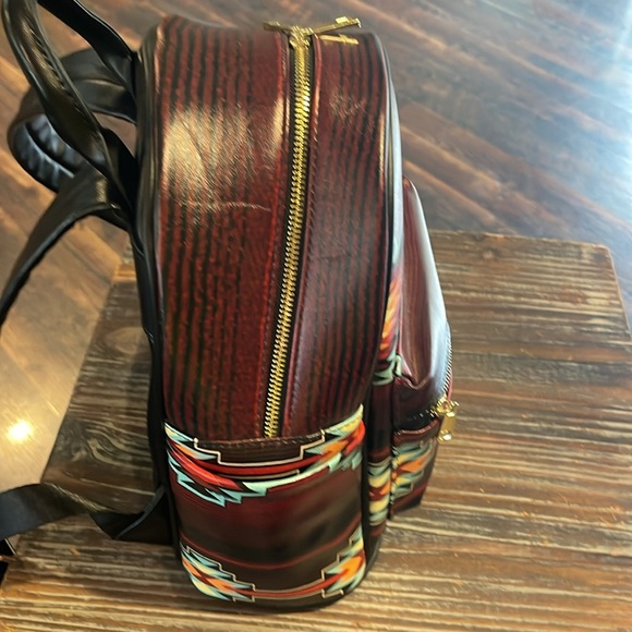 Aztec Design Backpack Purse - Picture 4 of 8